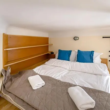Specious Studio With Entresol In City Center Wwa18 Apartamento *