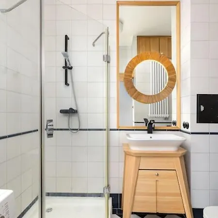 Apartamento Specious Studio With Entresol In City Center Wwa18